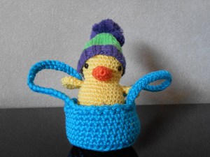 Zo ziet mijn eiertasje.  Een beetje ruimer gemaakt dan de beschrijving.